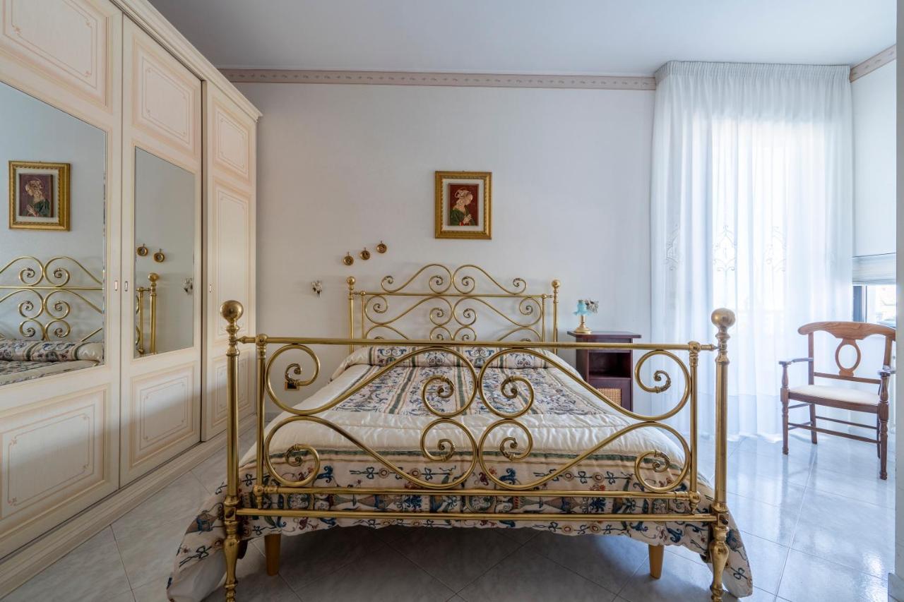 Grazia Attic Apartment With Terrace Trani Exterior foto